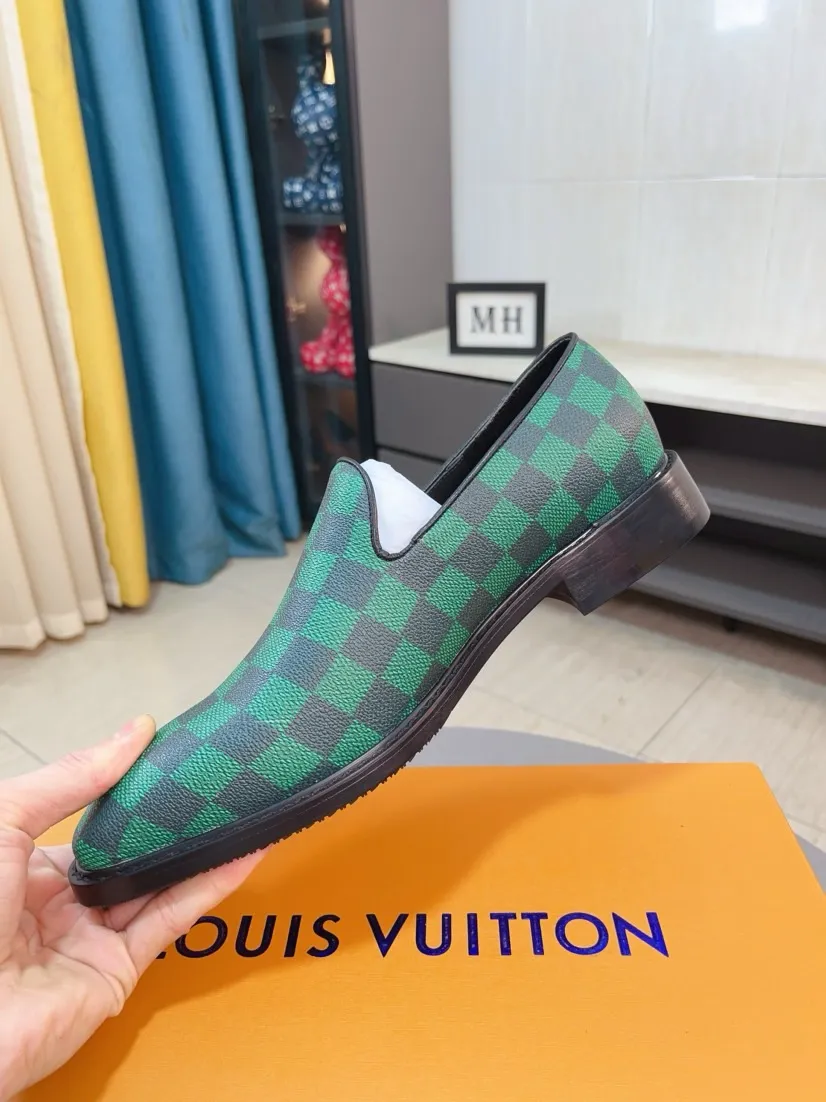 Ex-factory price 720🌹🌹High version [LV] Louis Vuitton's popular casual leather shoes🎖Fashionable and elegant🎖🎖Material: Original imported open-edge beaded cowhide, washed cowhide leather lining, original open-molded rubber outsole, high-end and classy, ​​elegant quality, instantly transforming into a handsome man ❤❤Standard\nNumber: 38-44